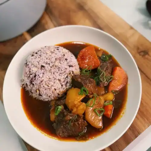 Braised Taiwanese Instant Pot Beef Stew 紅燒牛肉