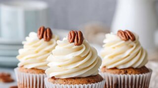 Hummingbird Cupcakes with Cream Cheese Frosting Recipe