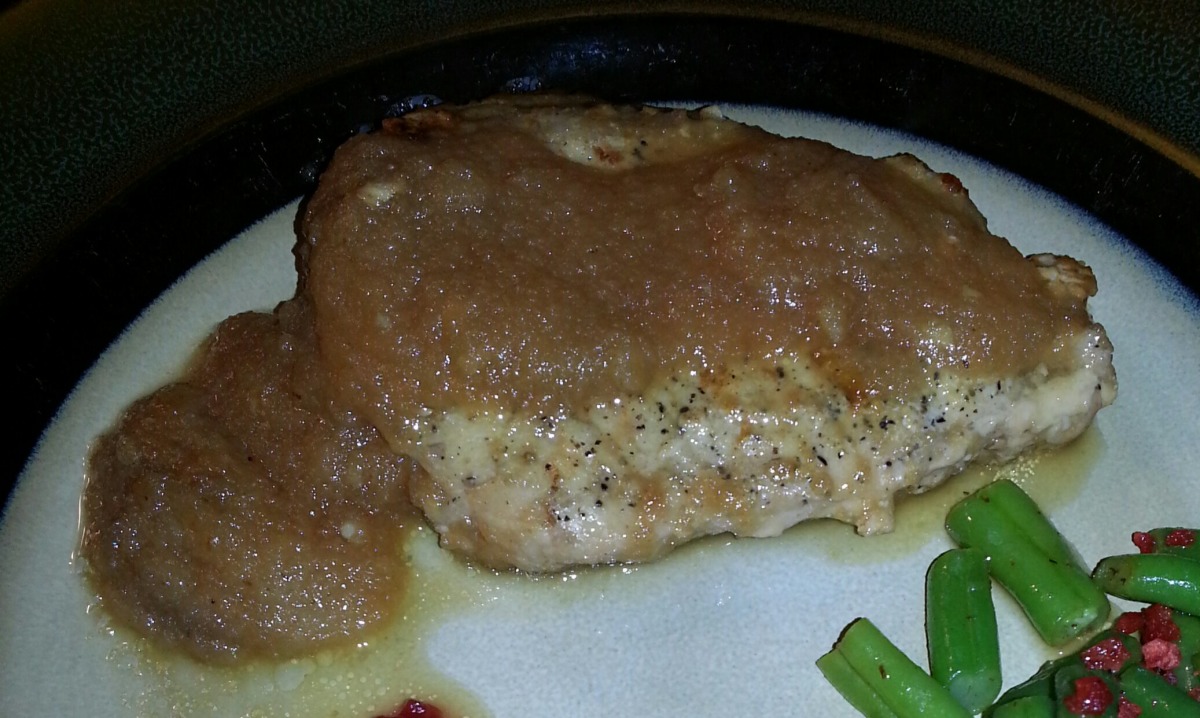Easy Saucy Applesauce Pork Chops