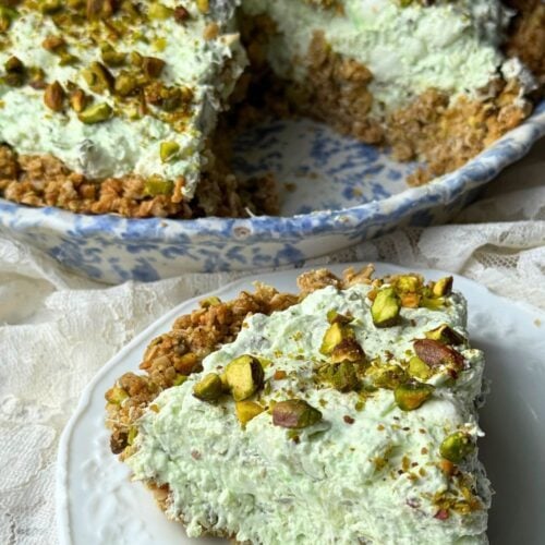 Old Fashioned Pistachio Pie (Watergate Pie)